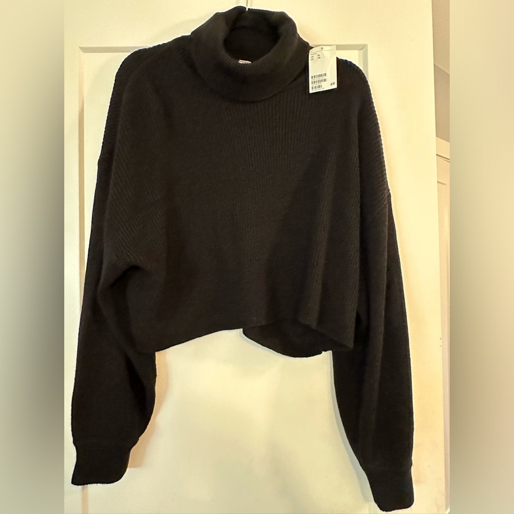 NWT H&M Black Cropped Turtleneck Sweater
